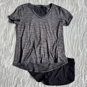 Like New!🥰 Heather Charcoal Gray Short-Sleeve Athletic Tee
